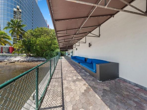 1925 Brickell Ave D610, Miami FL 33129