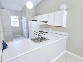 6708 NW 193rd Ter, Hialeah FL 33015