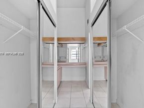 6708 NW 193rd Ter, Hialeah FL 33015