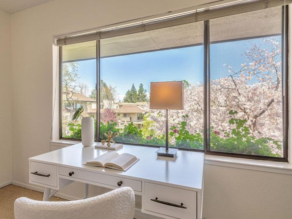 2140 Santa Cruz Avenue D207, Menlo Park CA 94025