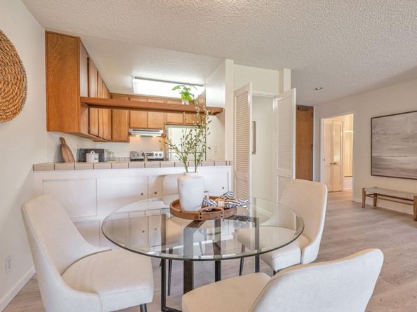 2140 Santa Cruz Avenue D207, Menlo Park CA 94025