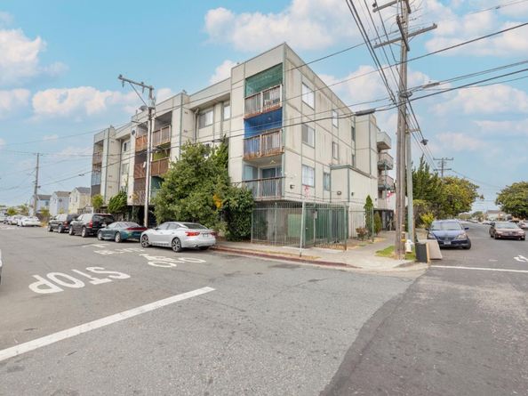 1532 CHANSLOR Avenue APT  T, Richmond CA 94801