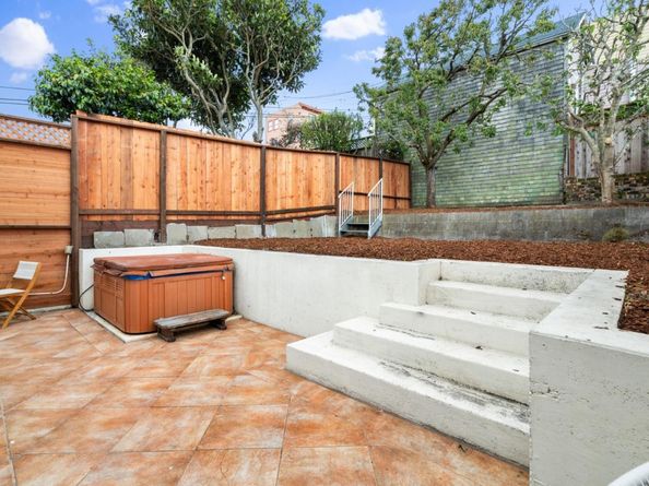 207 Edinburgh Street, San Francisco CA 94112