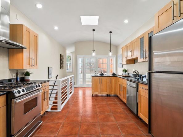207 Edinburgh Street, San Francisco CA 94112