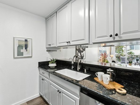 373 Half Moon Lane 108, Daly City CA 94015