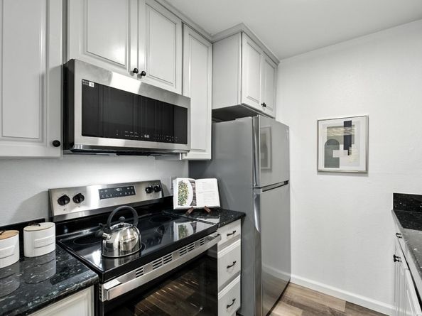 373 Half Moon Lane 108, Daly City CA 94015