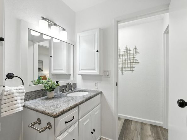 373 Half Moon Lane 108, Daly City CA 94015