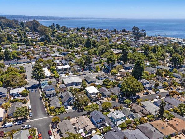 522 Oak Drive, Capitola CA 95010