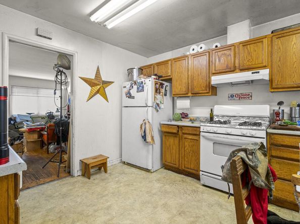 1827 Woodland Avenue, East Palo Alto CA 94303