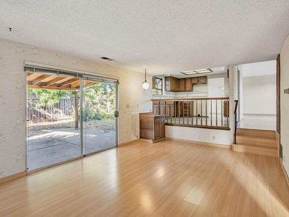 207 Redwood Avenue, Milpitas CA 95035