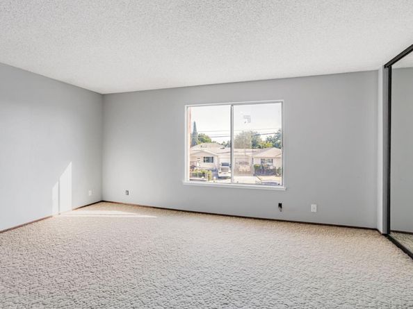 207 Redwood Avenue, Milpitas CA 95035