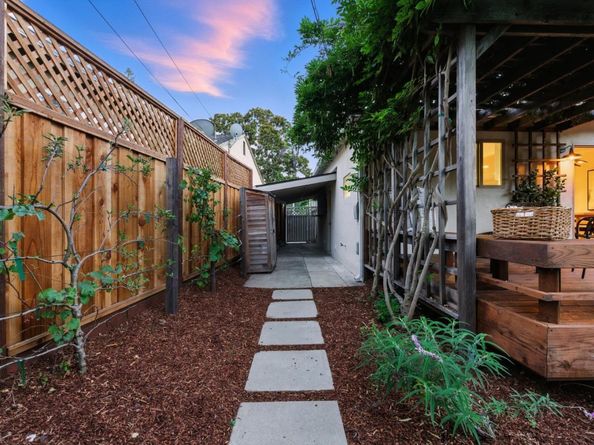 792 Bond Way, Mountain View CA 94040
