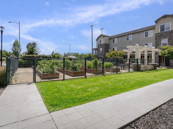 862 White Moonstone Loop, San Jose CA 95123