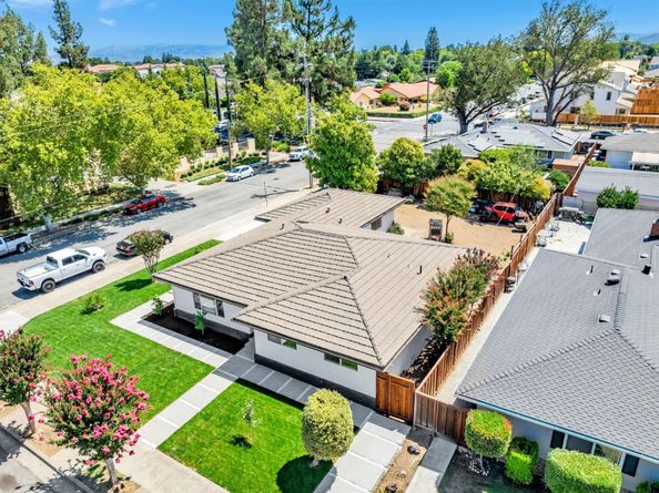 700 Eschenburg Drive, Gilroy CA 95020