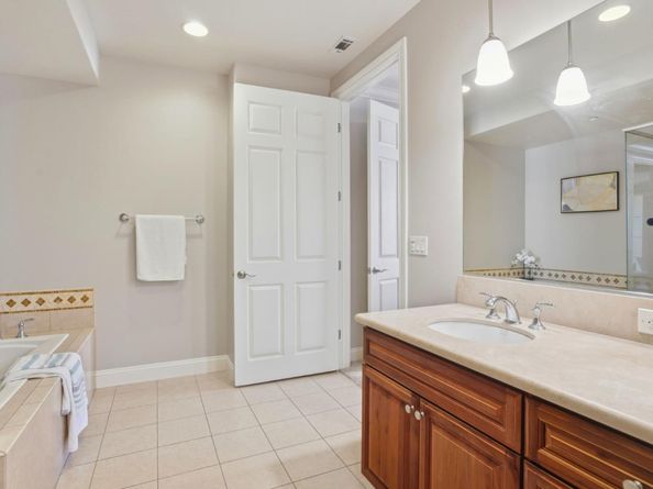2881 Meridian Avenue 217, San Jose CA 95124