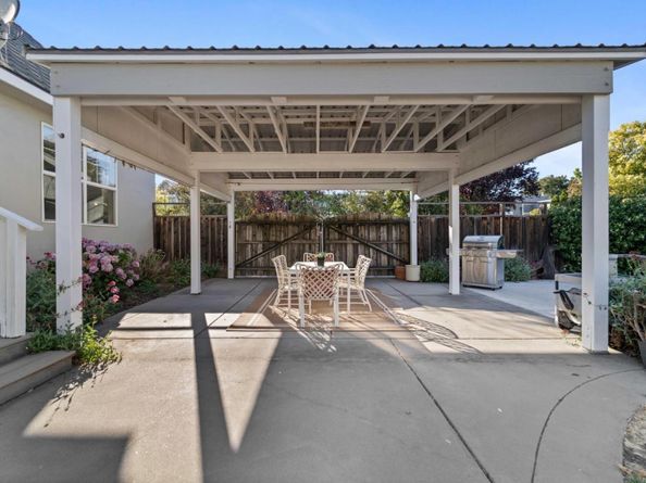 16973 Roberts Road, Los Gatos CA 95032