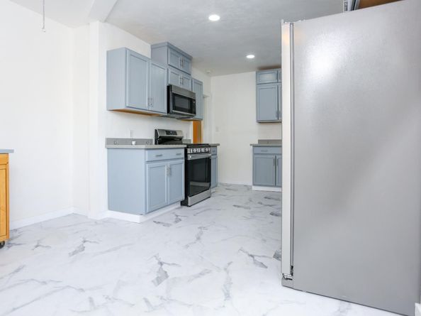 2570 Havenscourt Boulevard, Oakland CA 94605