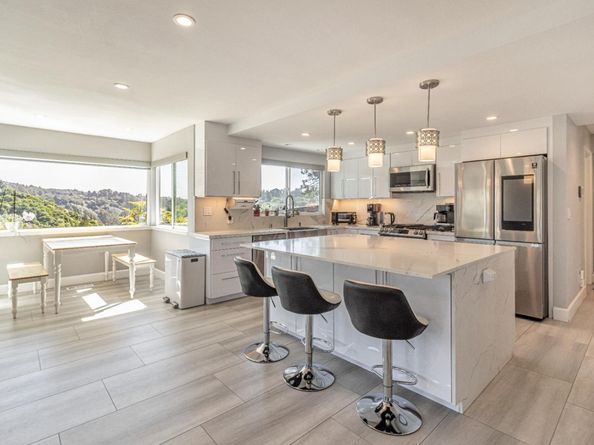 11550 Skyline Boulevard, Oakland CA 94619
