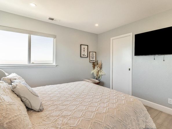 11550 Skyline Boulevard, Oakland CA 94619