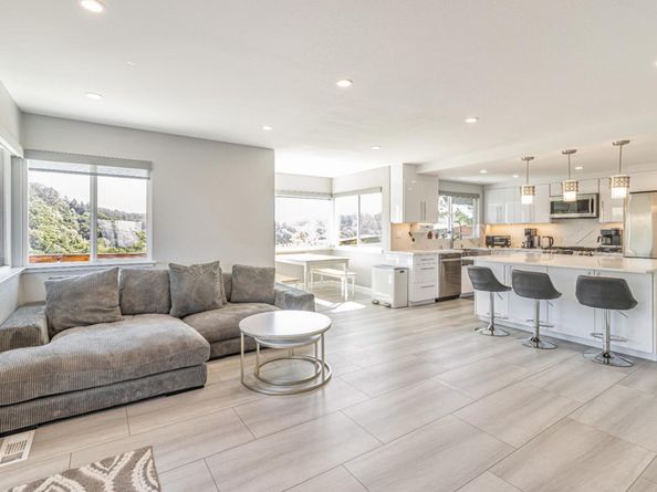 11550 Skyline Boulevard, Oakland CA 94619