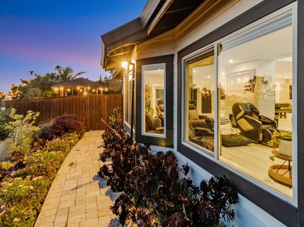 11550 Skyline Boulevard, Oakland CA 94619