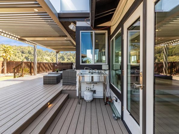 11550 Skyline Boulevard, Oakland CA 94619
