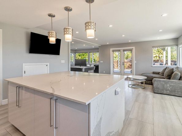 11550 Skyline Boulevard, Oakland CA 94619
