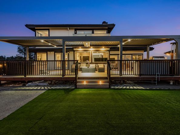11550 Skyline Boulevard, Oakland CA 94619