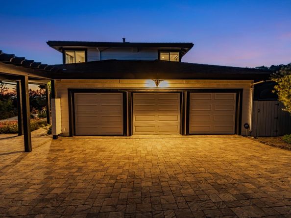 11550 Skyline Boulevard, Oakland CA 94619