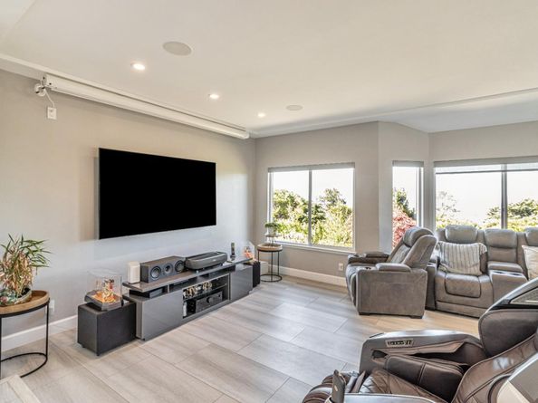 11550 Skyline Boulevard, Oakland CA 94619
