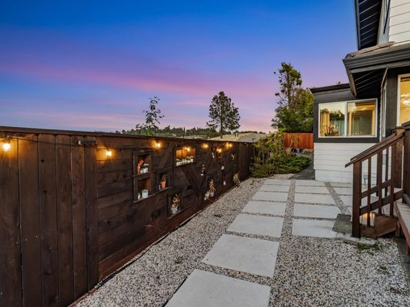 11550 Skyline Boulevard, Oakland CA 94619