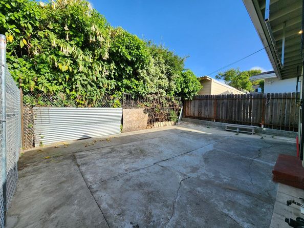 2645 23rd Avenue, Oakland CA 94606