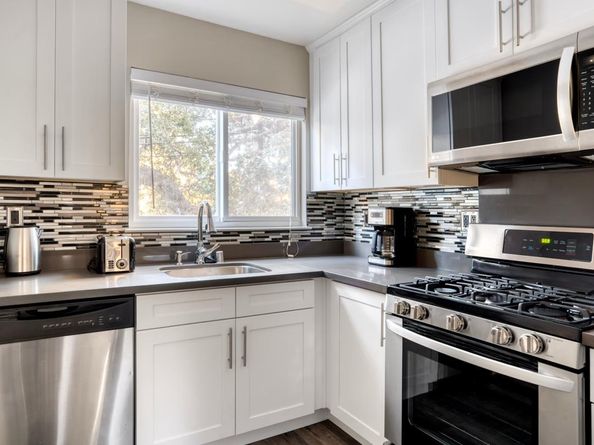 710 Laurel Avenue, San Mateo CA 94401