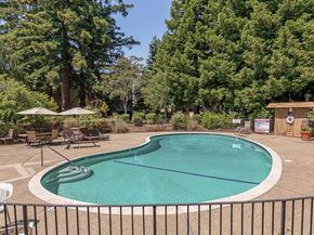 1033 Crestview Drive 308, Mountain View CA 94040