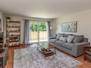 1033 Crestview Drive 308, Mountain View CA 94040