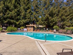 1033 Crestview Drive 308, Mountain View CA 94040