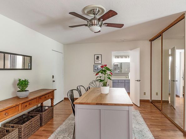 1033 Crestview Drive 308, Mountain View CA 94040