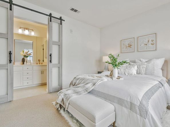 100 Live Oak Way 104, Belmont CA 94002