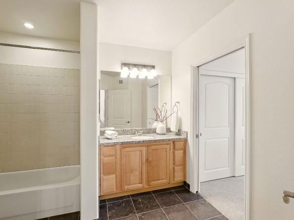 88 S Broadway 3307, Millbrae CA 94030