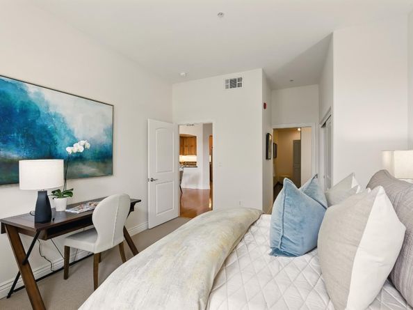 88 S Broadway 3307, Millbrae CA 94030