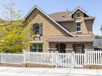 104 Meadowview Lane