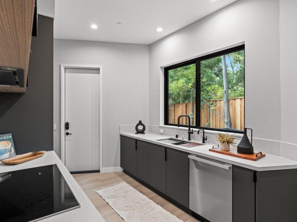 90 Crescent Drive, Palo Alto CA 94301