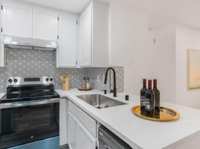 935 La Mesa Terrace G, Sunnyvale CA 94086