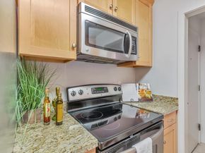 295 Lenox Avenue 203, Oakland CA 94610