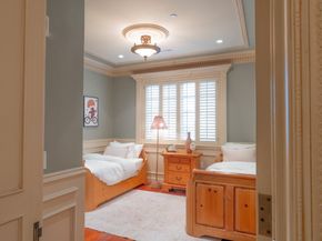 222 6th Avenue 302, San Mateo CA 94401