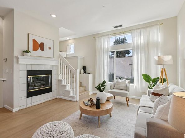 979 Pinto Palm Terrace 45, Sunnyvale CA 94087