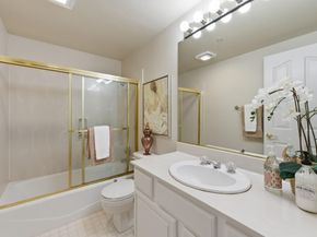 1040 Continentals Way 14, Belmont CA 94002