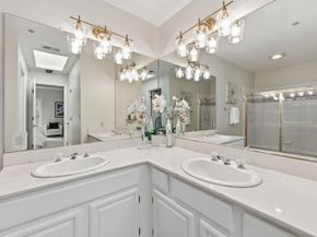 1040 Continentals Way 14, Belmont CA 94002