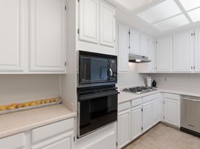 1040 Continentals Way 14, Belmont CA 94002