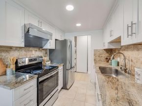 1070 Mercedes Avenue 1, Los Altos CA 94022